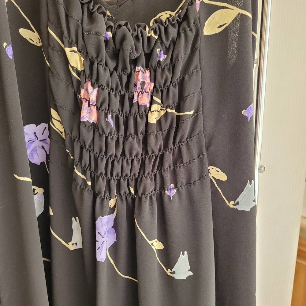 Dress - Picture 4 of 4